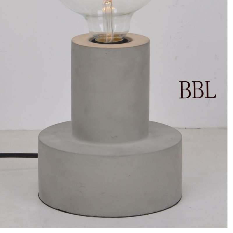 Table lamp with 2-tier concrete base