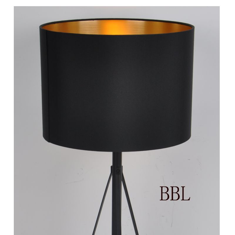 Tripod table lamp with fabric shade