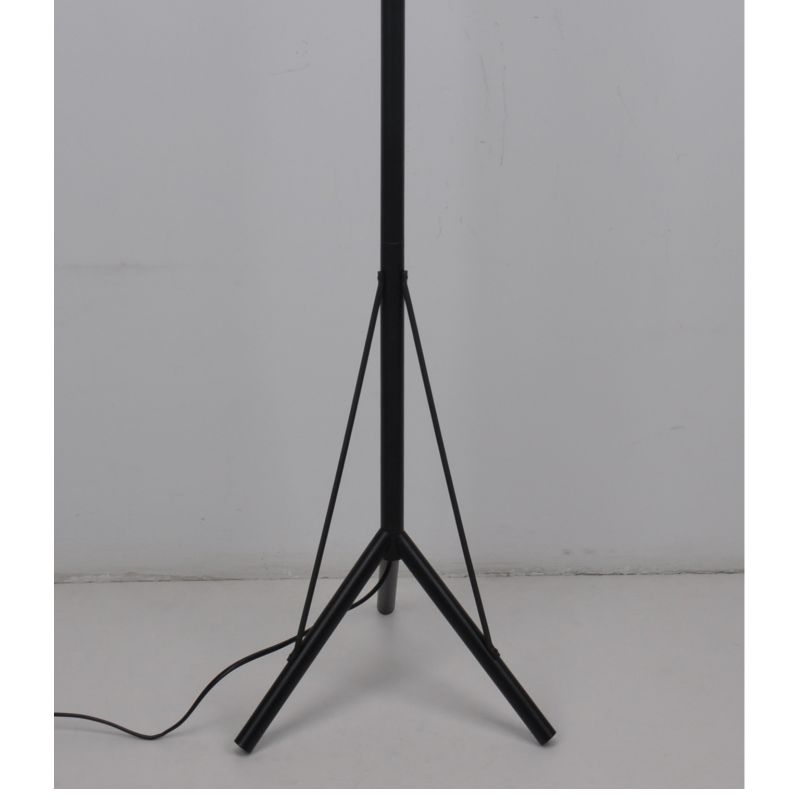 Tripod floor lamp with fabric shade